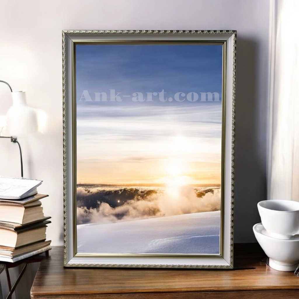 Рамка-030-1 "Біла з золотим кантом і візерунком". Вузький (У) профіль 16 мм. 