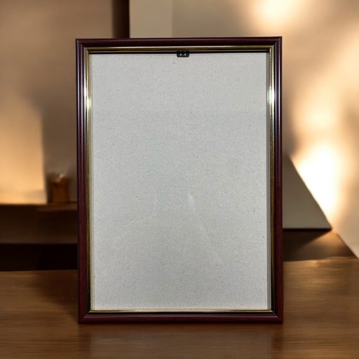 Рамка-011 "Темно-коричневе дерево з золотим кантом". Вузький (У) профіль 15 мм